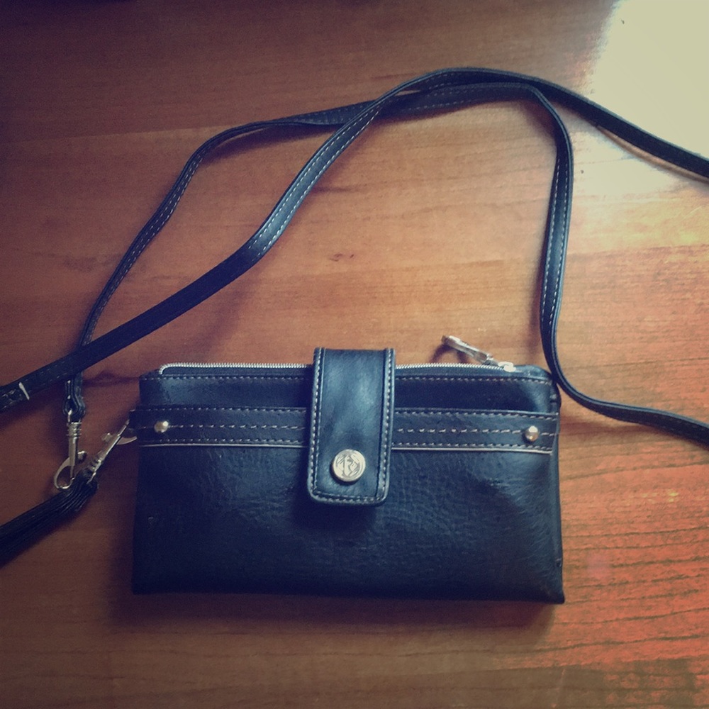 Black Convertible Crossbody/Wristlet Purse